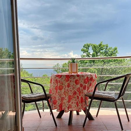 Starry Night - Smart Tv, Extra Big Bed, Big Bathtub, Private Parking, Sea View, Wifi, 2Bedrooms Volosko Exterior photo