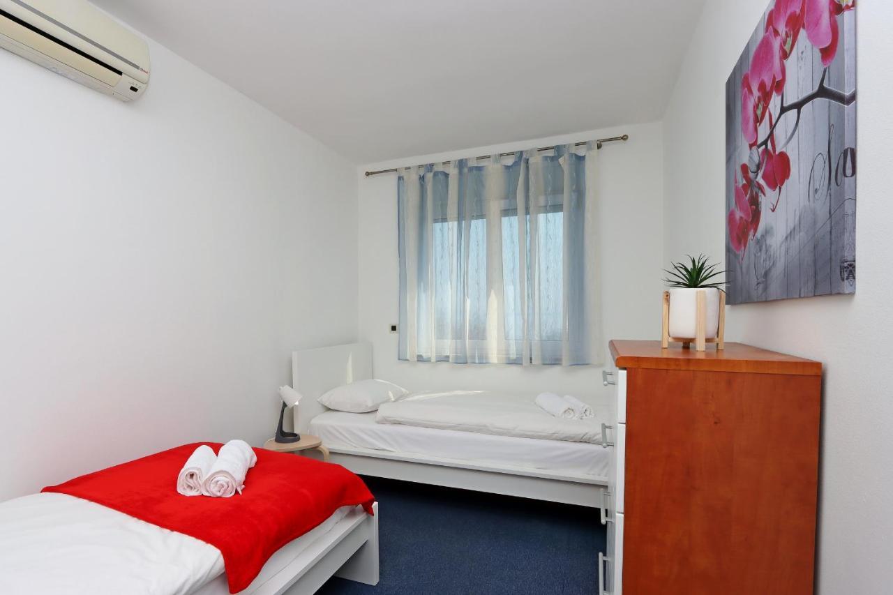 Starry Night - Smart Tv, Extra Big Bed, Big Bathtub, Private Parking, Sea View, Wifi, 2Bedrooms Volosko Exterior photo