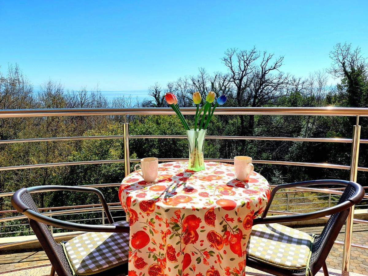 Starry Night - Smart Tv, Extra Big Bed, Big Bathtub, Private Parking, Sea View, Wifi, 2Bedrooms Volosko Exterior photo