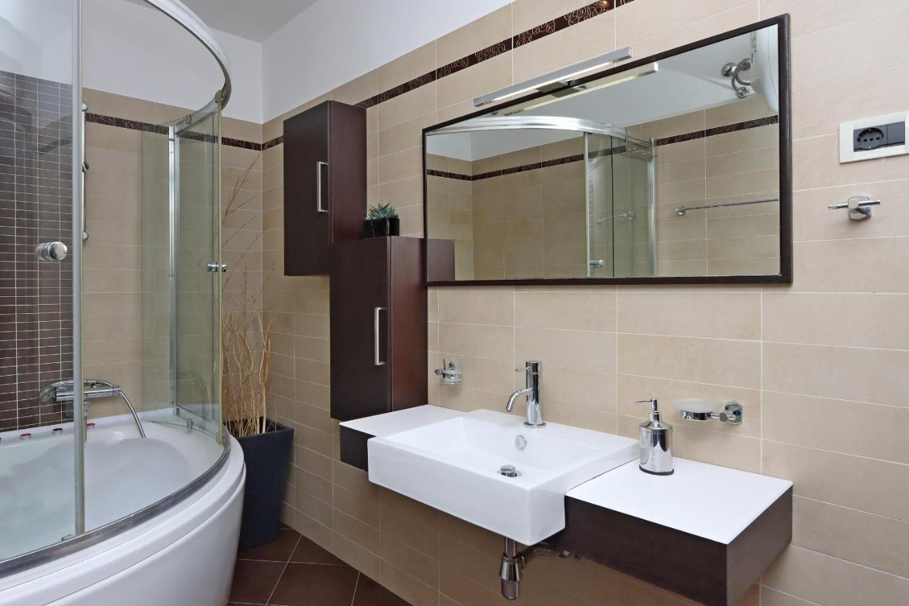 Starry Night - Smart Tv, Extra Big Bed, Big Bathtub, Private Parking, Sea View, Wifi, 2Bedrooms Volosko Exterior photo